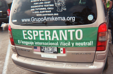 
                    Esperantists aren't shy about advertising.
                                            (Krissy Clark)
                                        
