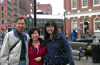 
                    Angela Kim (right) with her mother and father during a family vacation to Boston last year.
                                            (Angela Kim)
                                        