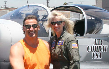 
                    Mike Utley and his wife Dani celebrating a recent anniversary at Air Combat USA in California.
                                            (The Mike Utley Foundation)
                                        