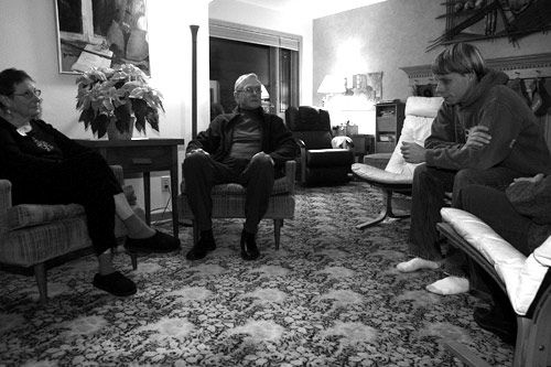 
                    Gracia and Jim Willis, and Luke Haffner, right have a discussion about the process of caucusing.  Haffner plans to come to the Willis's home on January 3, 2008 to participate.
                                            (Sarah Mercier)
                                        