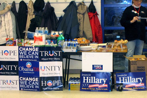 
                    At the Mercer Aquatic Center, food is provided for the last-minute undecided caucus-goer.
                                            (Kyle Gassiott)
                                        