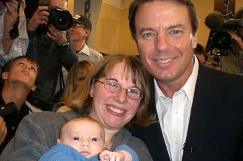 
                    Mom Lauren and baby William caught up with John Edwards when he spoke at Iowa State University in Ames on New Year's Day.
                                            (Michael McNarney)
                                        
