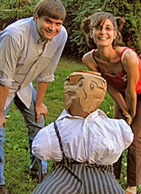 
                    Tamara Neff poses with her partner and the scarecrow they made at a neighbor's Halloween party in fall 2007.
                                            (Courtesy Tamara Neff)
                                        