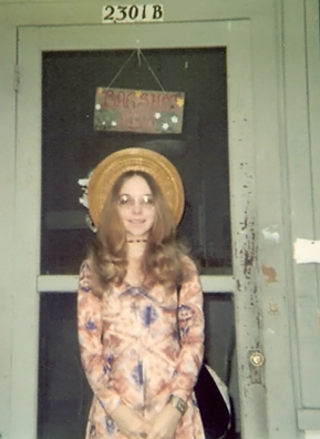 
                    Weekend America listener Bobbye Larson in 1972, around the time she went to see Frank Zappa in concert.
                                            (Courtesy Bobbye Larson)
                                        