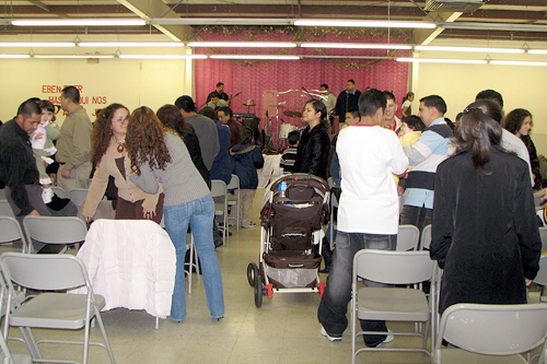 
                    The Spanish-speaking congregation at Elim Church in Cleveland is made up of Puerto Ricans, Mexicans and other Latin Americans.
                                            (Mhari Saito)
                                        