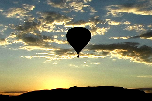 
                    A long view of Lowery's hot-air balloon ride.
                                            (Courtesy of  