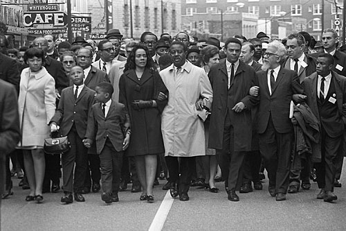
                    Coretta Scott King, center, leads a "March on Memphis" pleading for peace on April 9, 1968, five days after the assassination of her husband.
                                            (AFP/Getty Images)
                                        