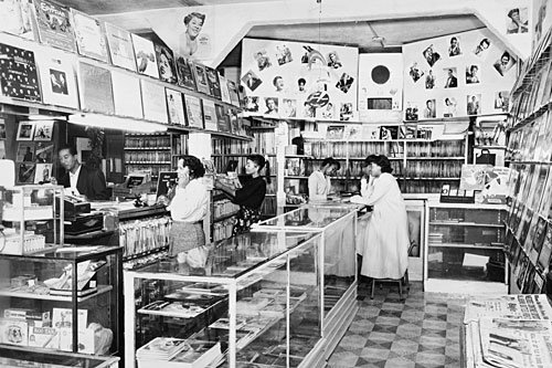 
                    Flash Records Store circa 1955, South Los Angeles, Calif.
                                            (Michael Ochs Archive/Getty Images)
                                        