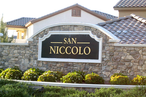 
                    The gated community of San Niccolo has 214 houses, and 38 are currently for sale. At least 24 have been foreclosed.
                                            (Krissy Clark)
                                        