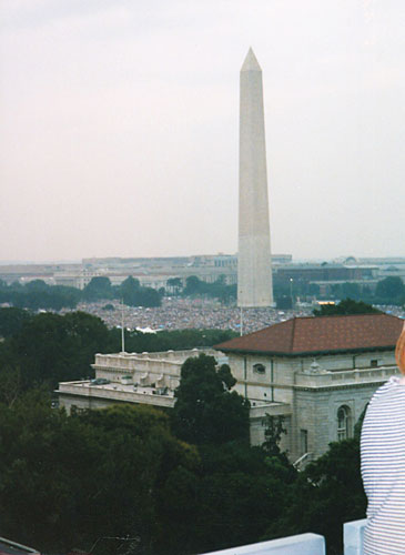 
                    The Mall on the Fourth of July, 1998: "I could hear the Washington Philharmonic play, and see this wonderful fireworks extravaganza going on in our nation's capital just above my head, with that beautiful panoramic view that you see down the mall," recalls Michelle Singer.  "It was very moving."
                                            (Michelle Singer)
                                        