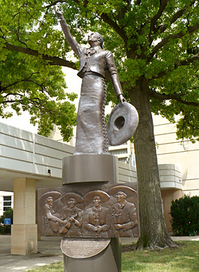 
                    "Mariachi Divina" was erected in 2006 outside the Topeka Performing Arts Center to honor the women of Mariachi Estrella.
                                            (Sylvia Maria Gross)
                                        