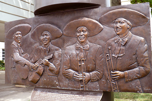 
                    A close-up of the statue honoring Mariachi Estrella in downtown Topeka. Pictured here are the four women who died in the Hyatt Regency disaster.  Left to right: Dolores Galvan, Connie "Chae" Alcala, Dolores Carmona and Linda Rokey Scurlock.
                                            (Sylvia Maria Gross)
                                        