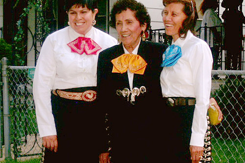 
                    Rachel Sangalang, Teresa Cuevas and Isabel Gonzales at the Fiesta Mexicana in 2006.
                                            (Sylvia Maria Gross)
                                        
