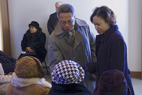 
                    Lashell Drake with Assistant Army Secretary Ronald James (Milwaukee, January 15, 2008).
                                            (Leslie Hamann)
                                        