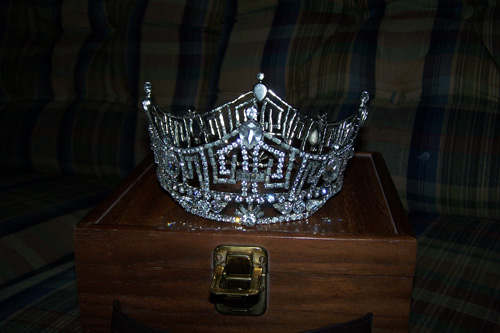 
                    A picture of the 1968 Miss America crown.
                                            (Missy Belote)
                                        