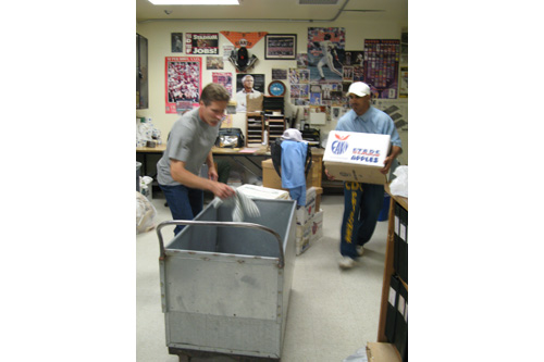 
                    Seiler loads his boxes in preparation to leave.
                                            (Nancy Mullane)
                                        