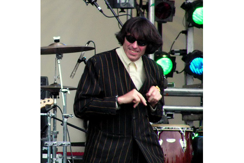 
                    Beatle Bob during The Frames' set at Lollapalooza 2006.
                                            (incendiarymind)
                                        