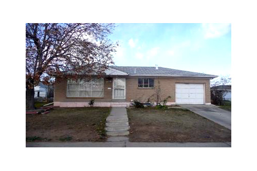 
                    2341 Samuel Drive, a 3 bedroom 2 bathroom ranch style house. The list price is $109,900, and it needs moderate fix up.
                                            (Courtesy Robert Kelly)
                                        