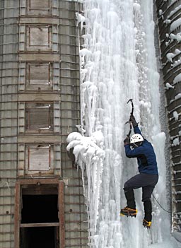 
                    Don begins the ascent.
                                            (Katy Floyd)
                                        