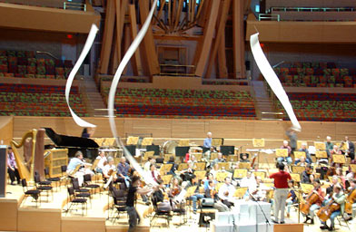 
                    The Los Angeles Philharmonic plays the Paper Concerto in 2005.
                                            (Fort Worth Symphony Orchestra)
                                        