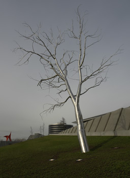 
                    "Split," 2003.  Polished stainless steel.
Roxy Paine. Promised gift of the Virginia and Bagley Wright Collection, in honor of the 75th Anniversary of the Seattle Art Museum, T2004.106 &#169; Roxy Paine.
                                            (Paul Macapia)
                                        