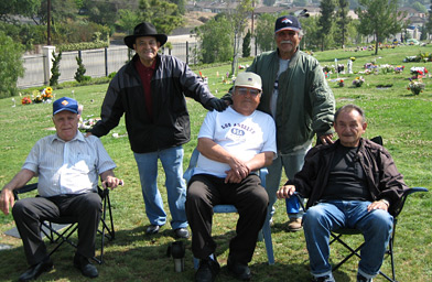 
                    Hanging out, graveside.
                                            (Suzie Lechtenberg)
                                        