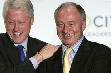 
                    Former US President Bill Clinton (left) and London Mayor Ken Livingstone announce the creation of a global Energy Efficiency Building Retrofit Program, a project of the Clinton Climate Initiative to make municipal buildings more energy efficient. Livingstone is head of the C40 Large Cities Climate Summit.
                                            (Timothy A. Clary / AFP / Getty Images)
                                        