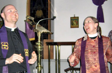 
                    Reverend Blair and Reverend Calvin Sanborn singing the music of U2 at St. Matthew's.
                                            (Bonnie Davis and Helene Maraghy)
                                        