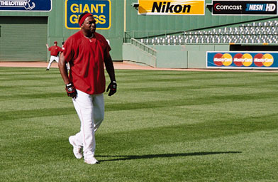 
                    Boston's All-Star slugger David Ortiz, aka Big Papi, warms up before the game.
                                            (Gideon D'Arcangelo)
                                        