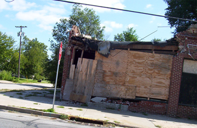 
                    This is part of what's left over of 24th Street.
                                            (Lawrence Lanahan)
                                        