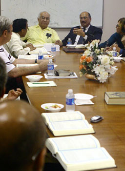 
                    Confluence of Faith brings together congregants of Temple Israel and the mosque for a monthly meeting, alternating locations between the synagogue and the mosque.
                                            (Mike Sherwin)
                                        