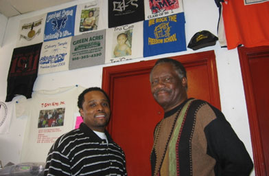 
                    Chris and Carl, the father and son team that runs T-Shirt King in Kansas City, Mo.
                                            (Maria Carter)
                                        