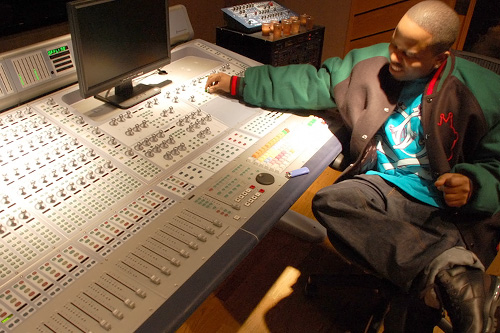 
                    Rapper Antwan "Big Boi" Patton in his Atlanta studio, listening to the music he's created to score the the hip-hop ballet "BIG."
                                            (David Barasoain)
                                        