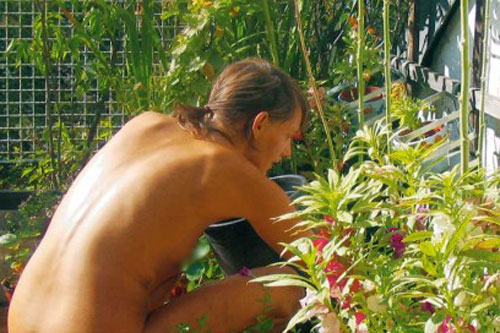 
                    Celebrate gardening in the buff...
                                            (Courtesy World Naked Gardening Day Web site)
                                        