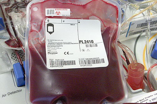 
                    Stem cells are carried off to an anonymous transplant patient as soon as the donation ends.  Transplants generally take place within 24 hours of donation.
                                            (Vikki Krekler)
                                        