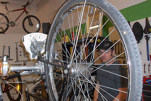 
                    Chuck Cowen's bike repair shop
                                            (Marc Sanchez)
                                        