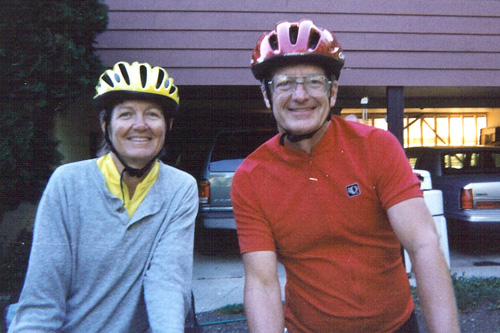
                    Candyce Deddens and David Jones stop at their aunt and uncle's house during a trip through Washington State in 1999.
                                            (Courtesy Candyce Deddens)
                                        