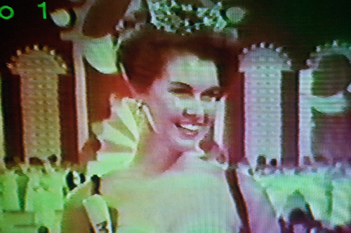 
                    A picture of Debra Barnes Snodgrass being crowned Miss America 1968.  Barnes Snodgrass was the reigning Miss Kansas when she won that year.
                                            (Missy Belote)
                                        